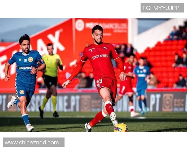 法伦斯与布拉加的激烈对决揭示了葡超联赛的竞争魅力与球队实力较量 法伦斯与布拉加的激烈对决揭示了葡超联赛的竞争魅力与球队实力较量