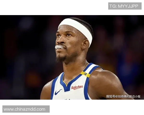 勇士在季后赛激战中以3比2战胜火箭展现强大实力与团队默契